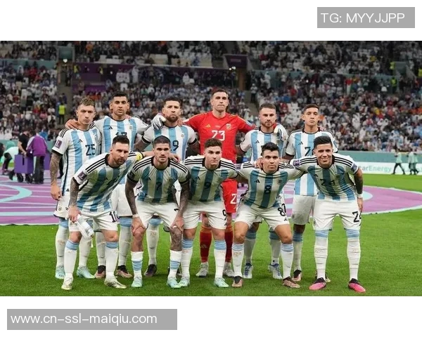 十位令人瞩目的足球巨星他们的传奇故事与精彩瞬间一览无遗